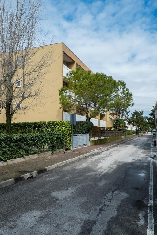 Condominio Lavinia Bibione Bagian luar foto